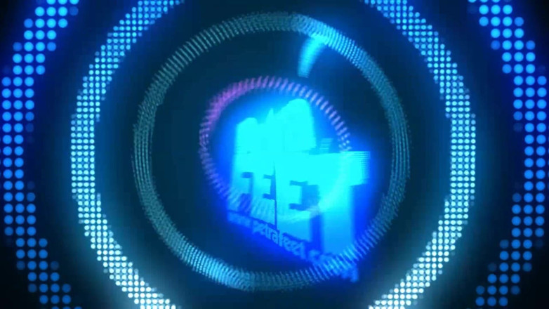 Foot Fetish HD: Petra, roztomilá hnědovlasá teenagerka škádlí sexy chodidly zblízka