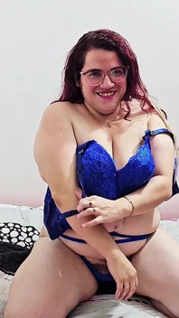 Piercingli seksi oral seks meme oyunu