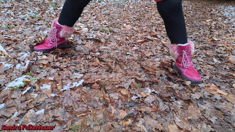 Sandra Falkenhauer: Traje rojo