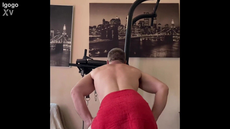 Sandra Sharapoff: Herrin domites fer, sklave mit strapon in seinem arsch