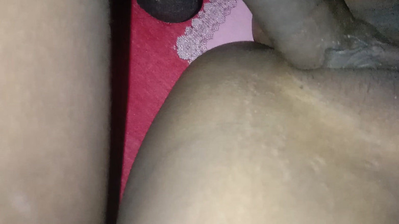 Deshi women: 18letá indická krásná nadržená vesnická holka, tvrdě ošukaná přítelem