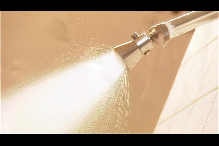 CBD Media: Verdammt heiße college-studentin mit riesigen titten und hübschem gesicht wird...