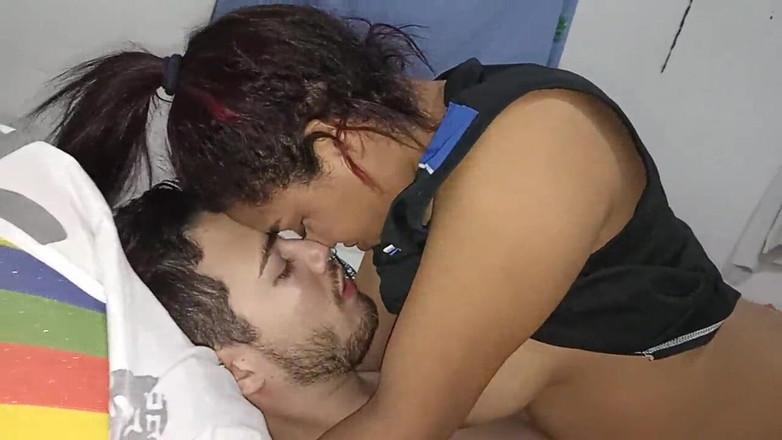 Pikaa6: 18letá brunetka s velkými povislými prsy z New Yorku ve...