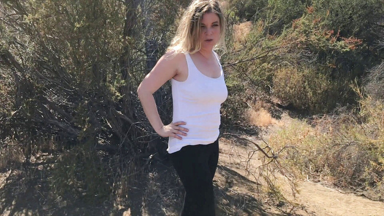 Erin Electra: Blondine von personal trainer im freien vollgespritzt