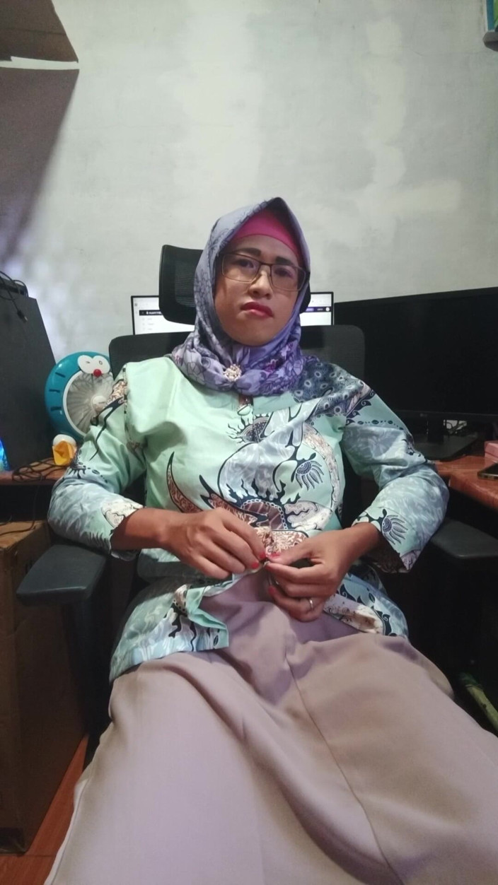 Mitha Zhe: 오지는 거유 히잡 쉬멜 자위