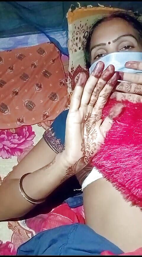 RadhaDevi: अपनी चूत देकर भाभी को चोदा