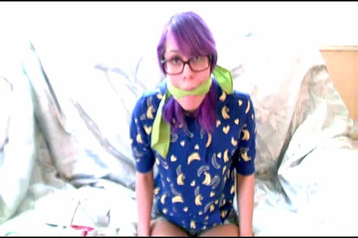 Selfgags classic: नए चेहरे वाली dot की गांड चुदाई की कोशिश!