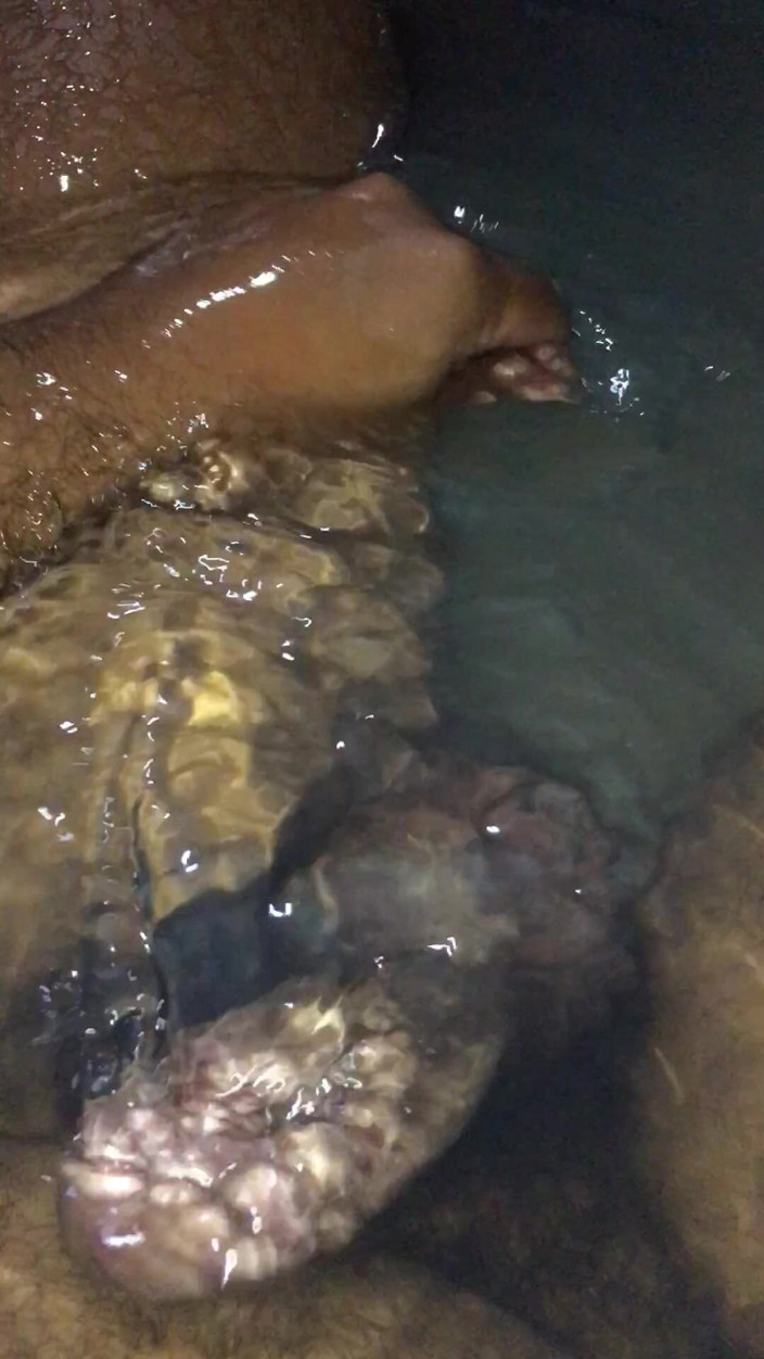 Luksmen1: Kencing dalam tab mandi
