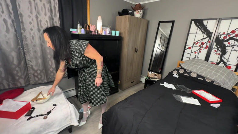 Kandylegsxxx: Bts: kandy förvandlas till 1950 -talet hemmafru