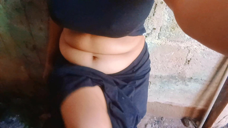 Shalani Piyumali: Wzdłuż seksownej dziewczyny, gorącej i seksownej dziewczyny