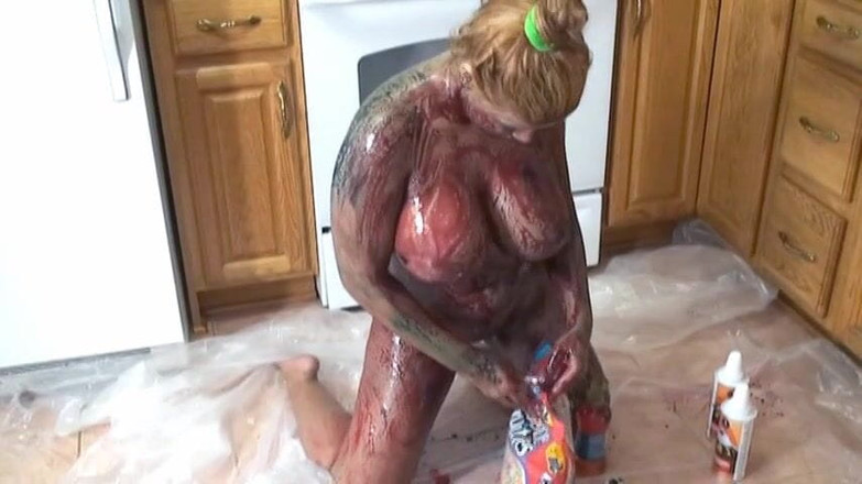 Solo Sensations: Kuchyň nahá sólo body session pro tuto sexy Latinoameričanku s...