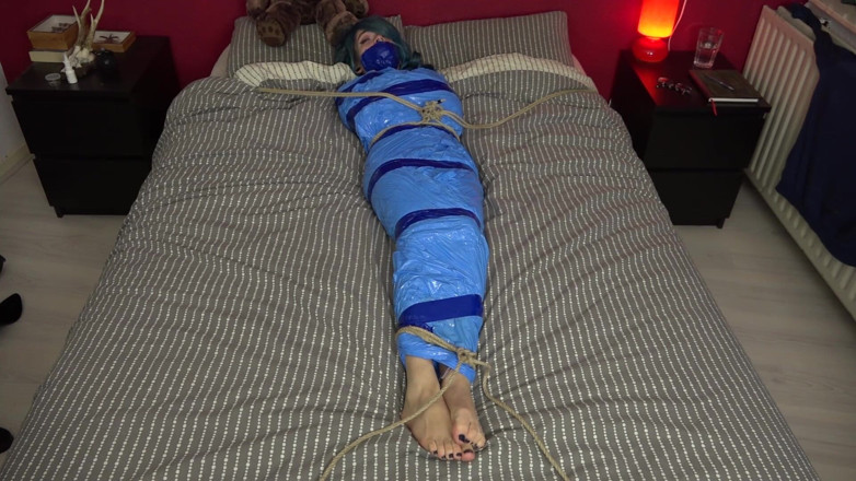 Restricting Ropes: Luna Grey - mummified on bed