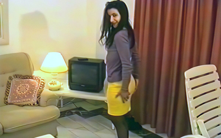 Real Sex Pass: Hairy Pussied Wife Has Sex on the Sofa with a...