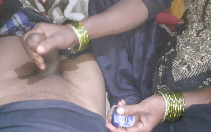 Bhabhi: Un mari desi se fait baiser en levrette, chapeau, sexe,...