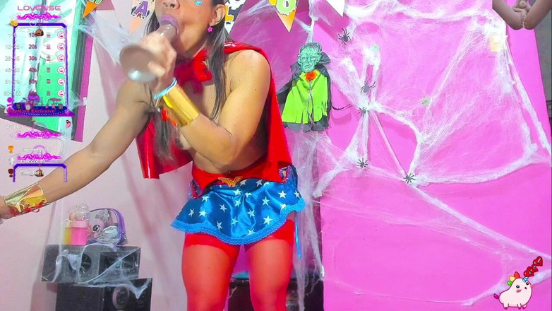 Barbychocolat: Buon Halloween wonder woman ama il tuo cazzo molto esotico...