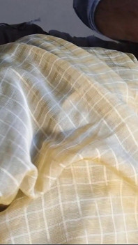 La moglie indiana desi seduce il patrigno per succhiare il suo cazzo