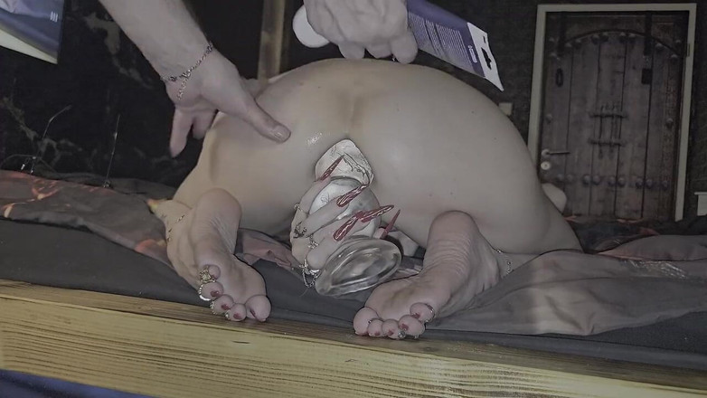 Dilay: Hãy sử dụng mông của tôi và làm ơn chơi với...