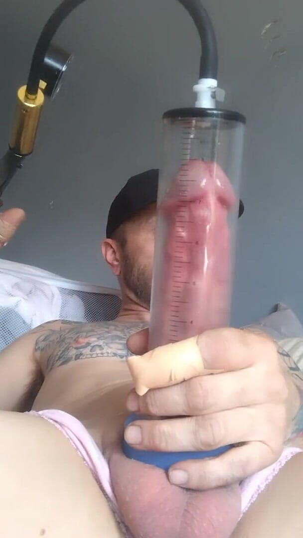 Sexy Daniel: Penis pompası çalışıyor
