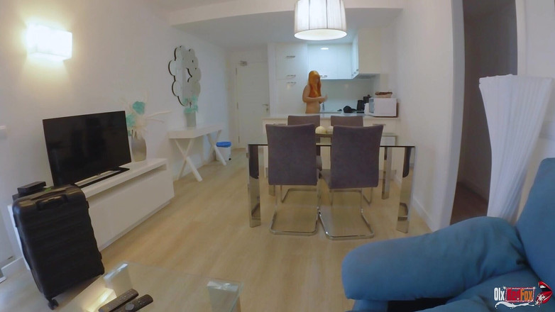 OlxRedFox: Nahá sexy nevlastní matka mě svádí k sexu, dává mi...