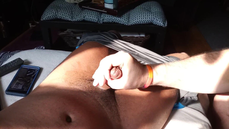 Kennie Jai: Masturbat! Kennie Jai are parte de o labă de la...