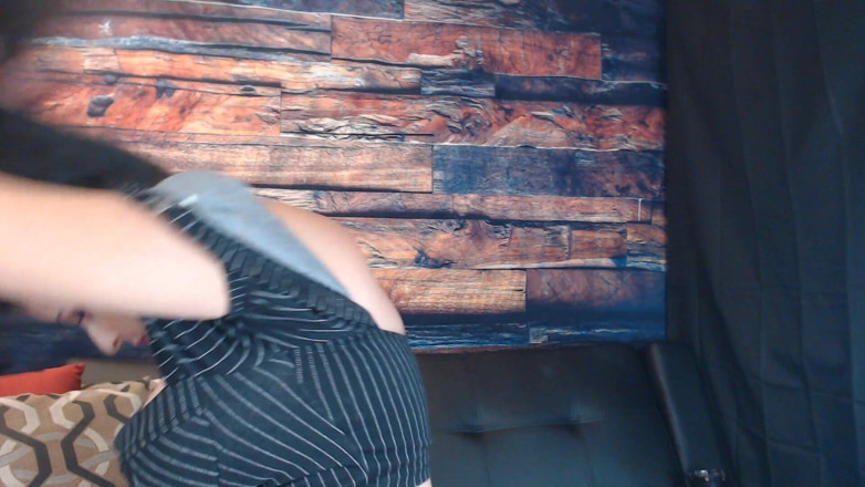 Abby Anna: Up close finger brushing flipping