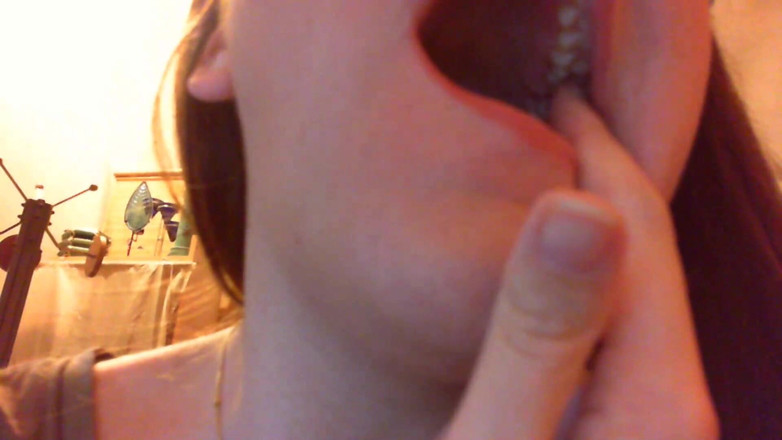 Nicoletta Embassi: Mouth Exploration