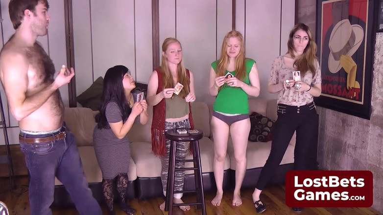 Lost Bets Games: Das Strip-High Card-Spiel beginnt mit einem schnellen Verlust