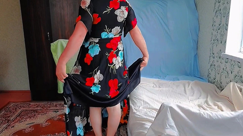 Kitty_Cross: 하트 모양의 풍선을 장난스럽게 들고 있는 화려한 쉬멜