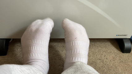 C_Huntsman: Mostrando, strofinando e massaggiando i miei piedi e tootsies - vieni...