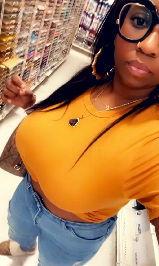 Diamond: 彼女は太陽のように明るく輝いています。