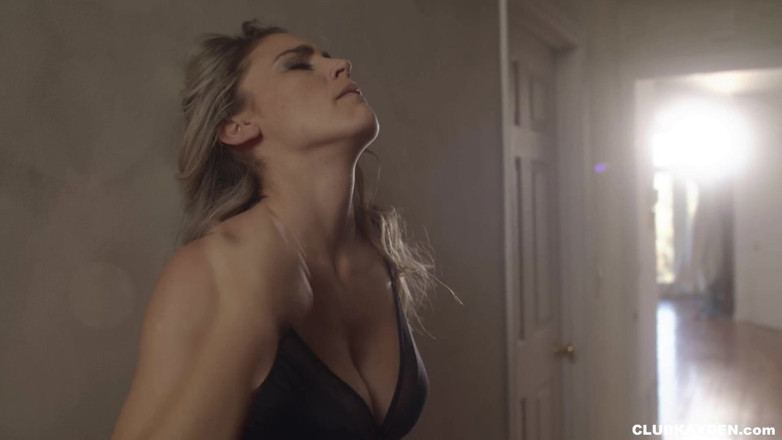 Kayden Kross: Kayden Kross seduces Ryan Ryans for incredible pussy eating orgasms