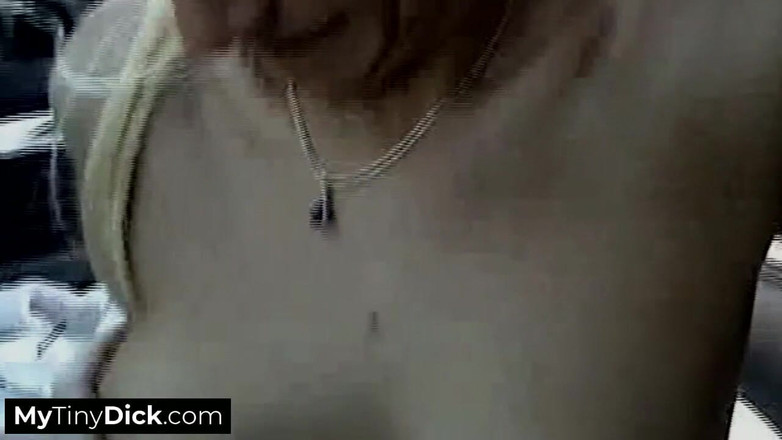 MyTinyDick: Tan pronto como llegaron a la carretera, ella comenzó a...