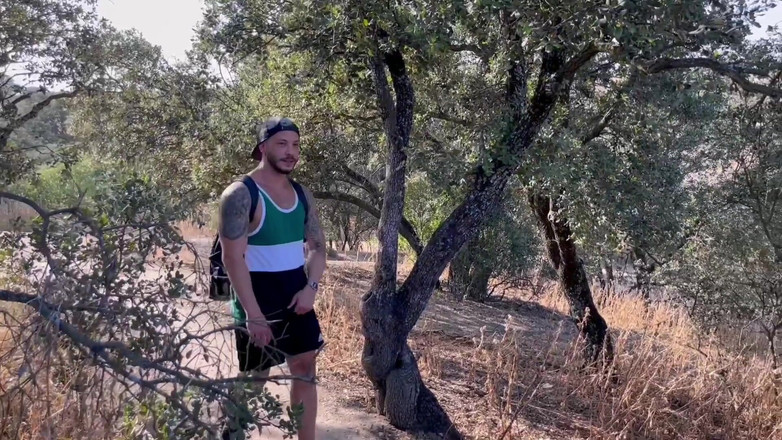 John Brachalli: Du thuyền ở Madrid