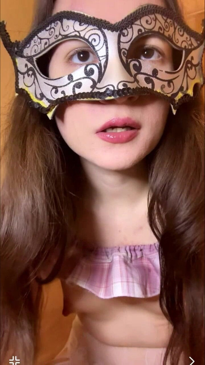 JuliaVeil: Pov từ bên dưới: nhảy múa trên khuôn mặt của...