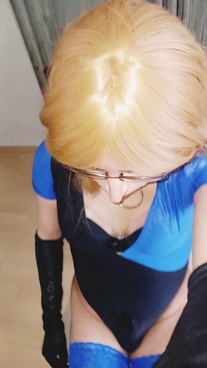 Tammy sissy slave: Sissy crossdresser masturbuje a znovu stříká