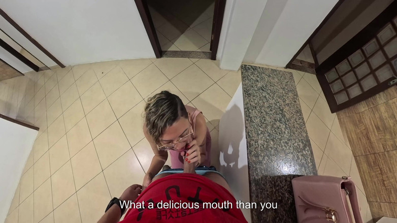 Gabi SweetCouplesStories: 부동산 중개인이 부동산을 팔기 위해 펠라와 애널 섹스를 허용합니다.