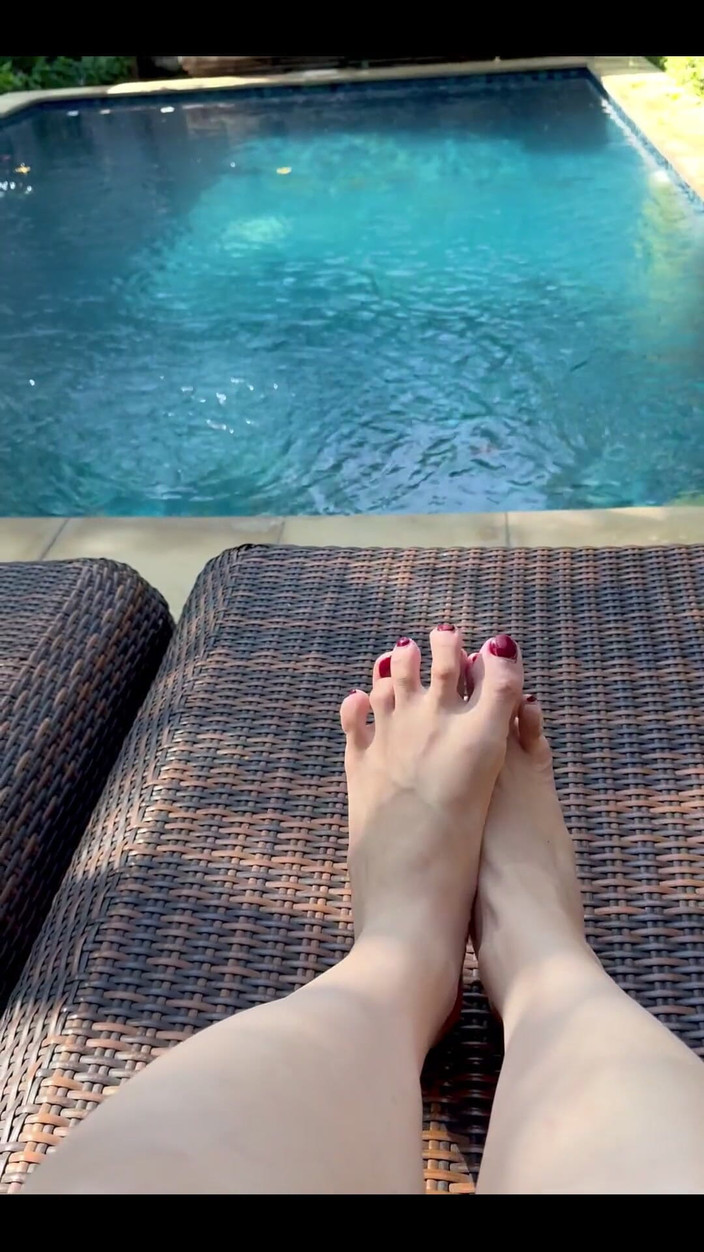 Aerie Rei: Buenos días. Aquí hay uno especialmente para los fanáticos de...