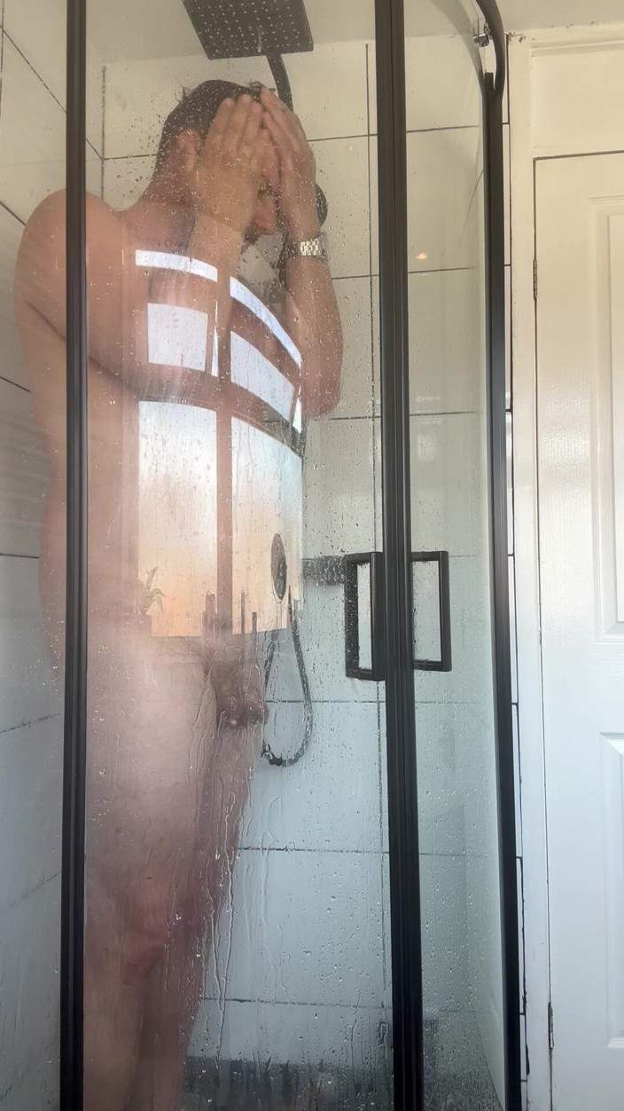 Jeffry: Horny Stepdad in Bathroom