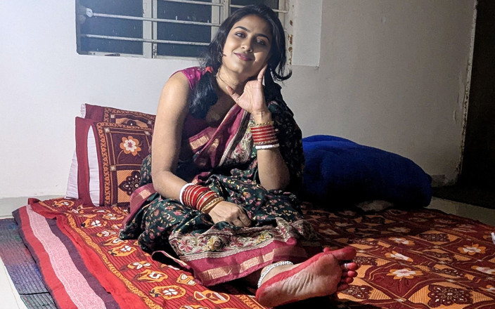RinaKumari55: Indian 18 Years Old Desi Virgin Girl Having Hardcore Fucking Experience...