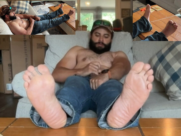mascbeef95: Foot POV Bearded Muscle Bloke Squirts Cum on Himself