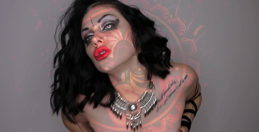 Goddess Misha Goldy: Tarian lipstik