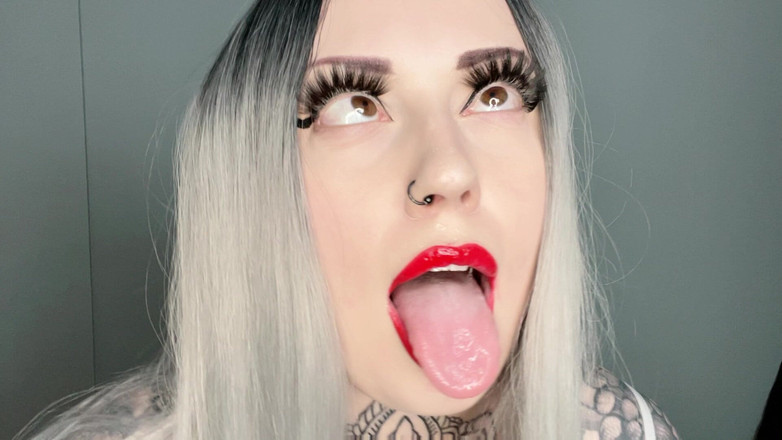 Miss Valentina: Punheta sobre meu rosto ahegao