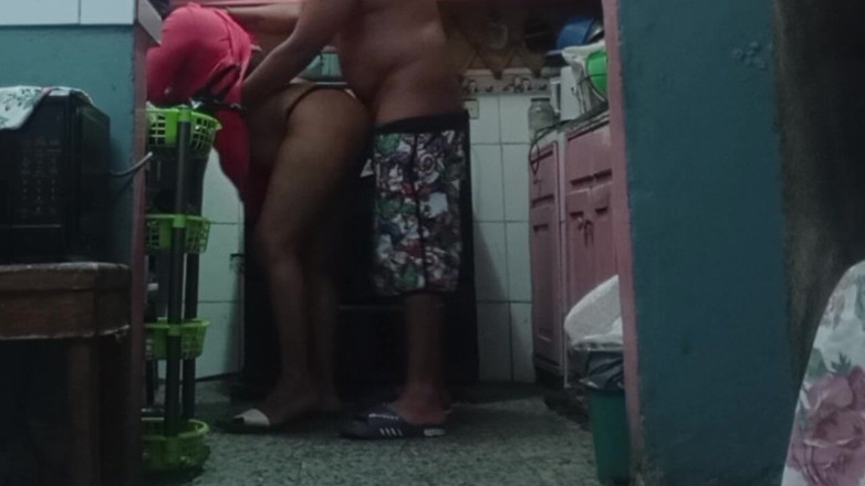 BigassMILF40: Mia suocera era in cucina a fare il cibo e...