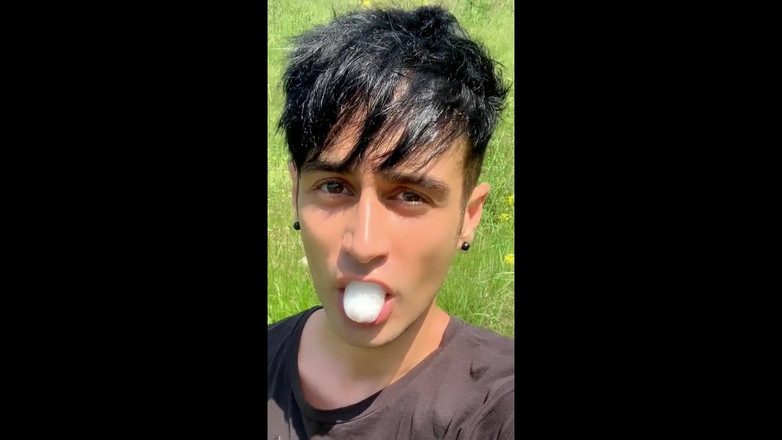 Idmir Sugary: Eski sevgiliyi çiğneme ve yutma - erkek arkadaş boşalıyor sakso videosundan sonra...