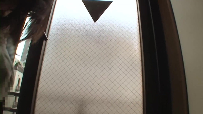 Asian Mature Climax: Brunetka azjatka wiercona różową zabawką