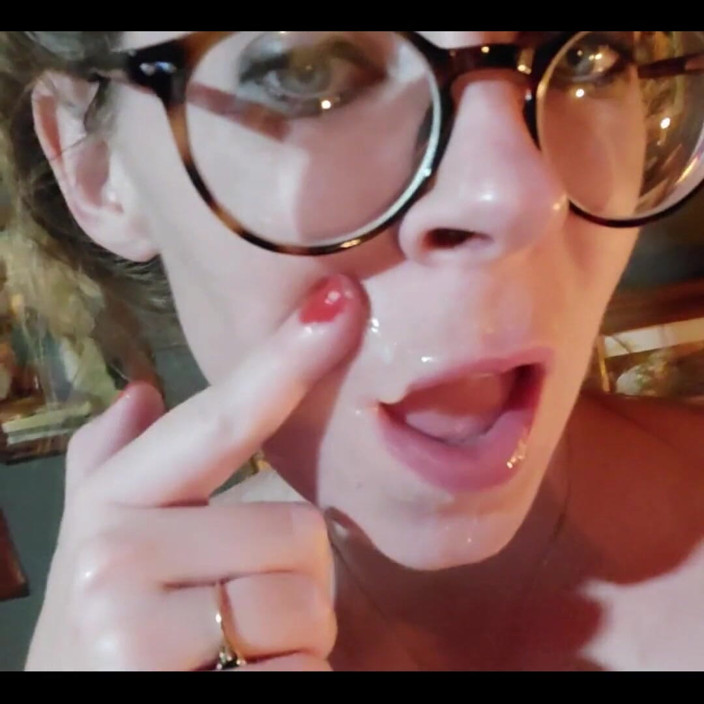 MistressThrope: Timp pentru ejaculare facială. Cine e gata pentru distracție?