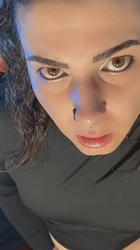 Awek transeksual comel melancap