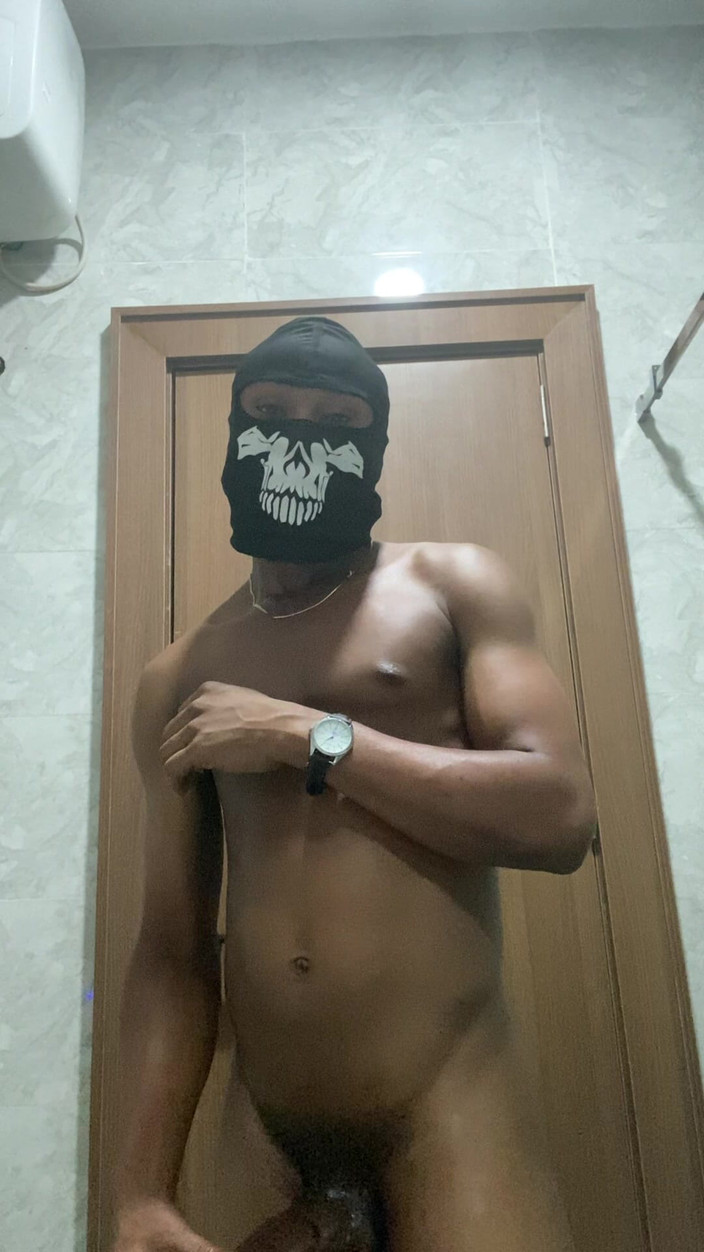 Baddestboyx: Mi ha chiesto di portare il lubrificante