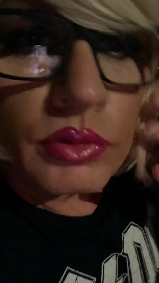 CindieLove: Možná nejžhavější joi video, jaké jste kdy viděli sexy sissy...