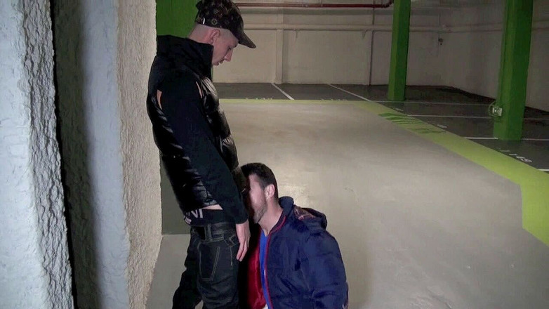 Discret Cruising sex: 阿拉伯荡妇在停车场使用